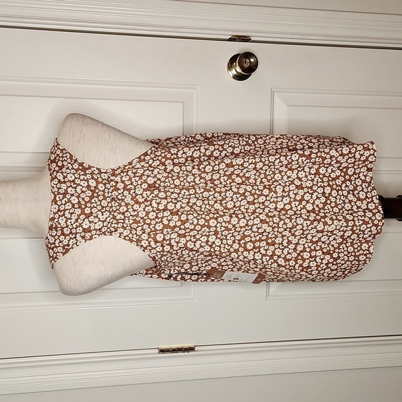 CAbi Folklore Floral Lark Top Size M NWT - Picture 6 of 14